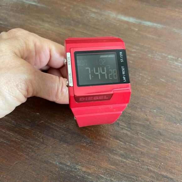 DIESEL Red Digital Sports Chronograph Watch 38mm DZ-7133 Working/Tested - Picture 1 of 12